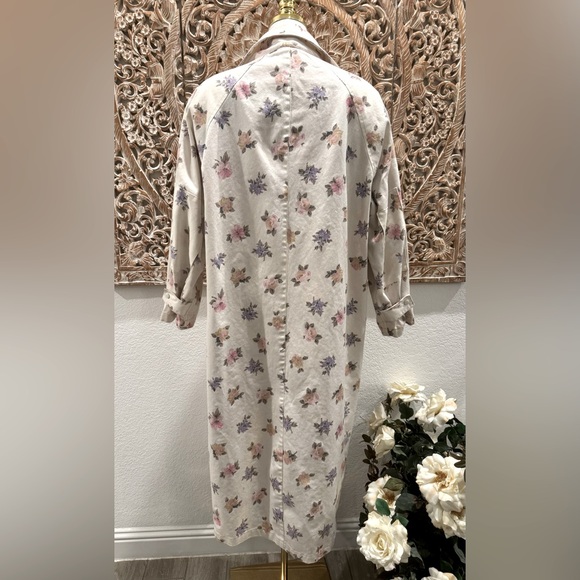 Floral Cream Trench Coat - Picture 2 of 14